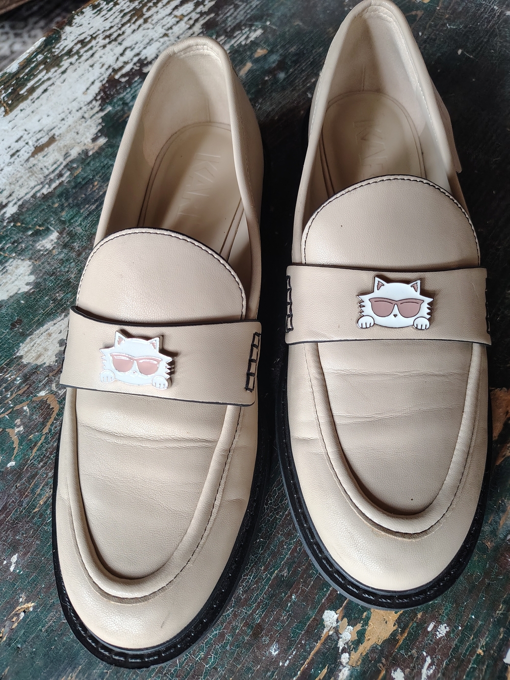 Karl Lagerfeld Paris Riya Beige Choupette Cat Loafers Sz 7.5 / 38